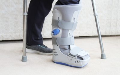 Quando a bota imobilizadora pode substituir o gesso?